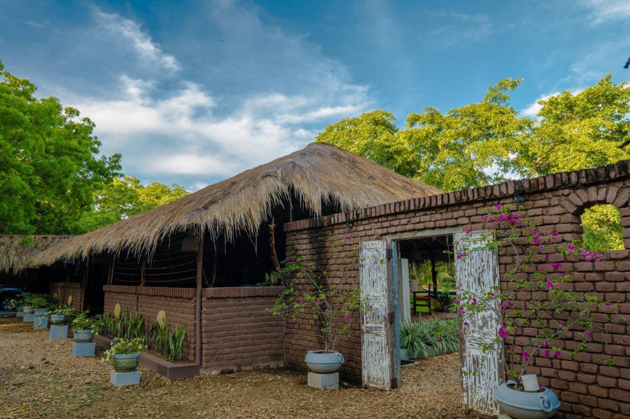 Gaga Bees Yala Villa Tissamaharama Exterior photo